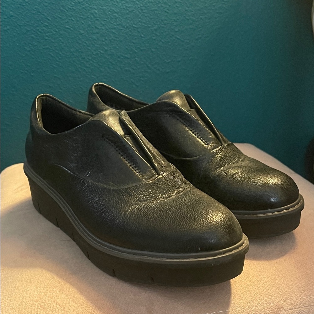 Clarks Women's Black Leather Loafers